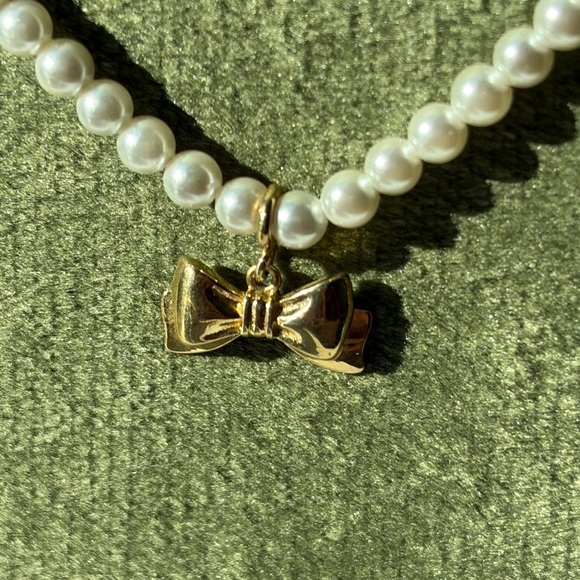 Numbering Mini Ribbon Bow Tie Pearl Necklace - Picture 2 of 6